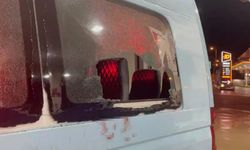 Alkol testine direnip dolmuş camını kafasıyla kırdı