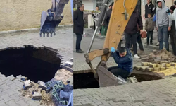 Sağanak sonrası çöken yolda insan kemikleri bulundu