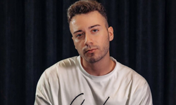 Enes Batur yeniden mi sahnede? O hikâye dikkatlerden kaçmadı