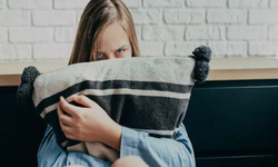 Ergenlikte çok yalnız kalmak beyni olumsuz etkiliyor