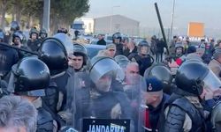 İmamoğlu’nun diploma davasında mahkeme önünde arbede