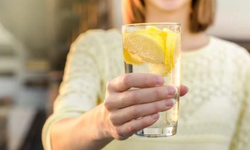 Her gün limonlu su içmek faydalı mı?