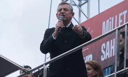 Özel’den miting meydanında çağrı: “Pijamalı kumandayı bırak”