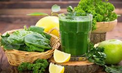 Sabah aç karnına içilen bu yeşil smoothie vücudu baştan başa yeniliyor