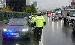 Yasa dışı çakar kulanan sürücüye 414 bin TL ceza