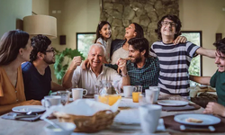 Uzmanlar açıkladı: Aile sofrası ergenler için neden kritik