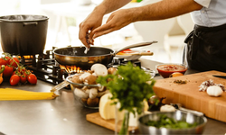 Yemeğin kaderini o an belirliyor: Tek bir kaşıkla mucize yaratın!