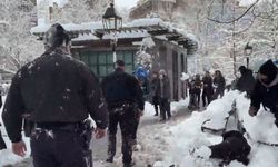 New York'ta görev başındaki polislere kar topu yağmuruna soruşturma