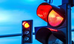 Trafikte yeni kural: 6 kez kırmızıda geçen ehliyetine veda edecek