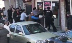 Küçükçekmece'de devriye aracına satırlı saldırı