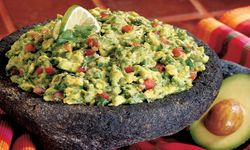 Avokadonun en lezzetli hali: Adım adım Guacamole sos rehberi