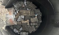 Atık su hattında tıkanıklık: Kanalda parke taşları bulundu