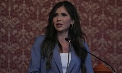 Trump İç Güvenlik Bakanı Noem'i görevden aldı