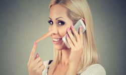 Birinin yalan söylediğini ele veren 3 kritik işaret!