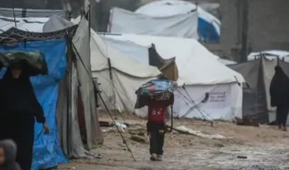 Gazze’de çifte felaket: Enkaz ve soğuk