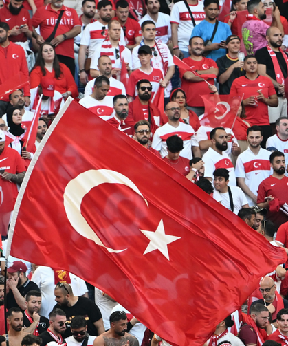 Türkiye-İspanya maçının biletleri satışa sunuldu