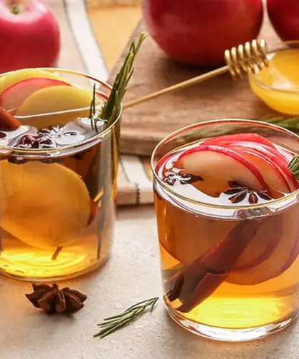 Bir fincanla değişim mümkün mü? Elma çayının cilde etkisi