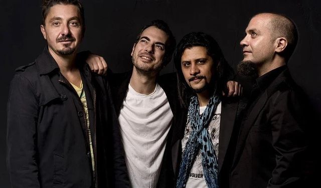 Mor ve Ötesi’nden İzmir’de Tarihi Konser!