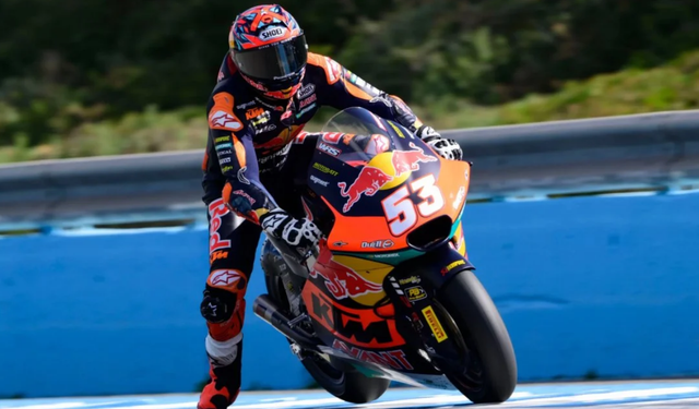 Deniz Öncü’den Moto2’de Tarihi Zafer!