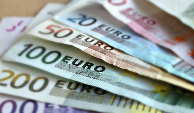 Euro, TL karşısında tarihi rekorunu kırdı