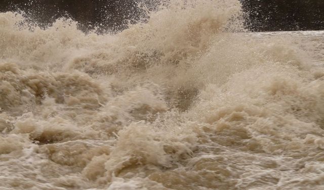 Çin’de sel felaketi: 38 kişi hayatını kaybetti, 80 binden fazla kişi tahliye edildi