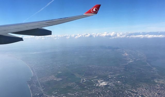 THY uçağında duman paniği: Yolcular acil tahliye edildi