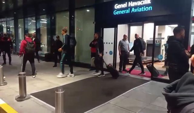 Liverpool İstanbul’da: Dev maç öncesi kafile kente geldi