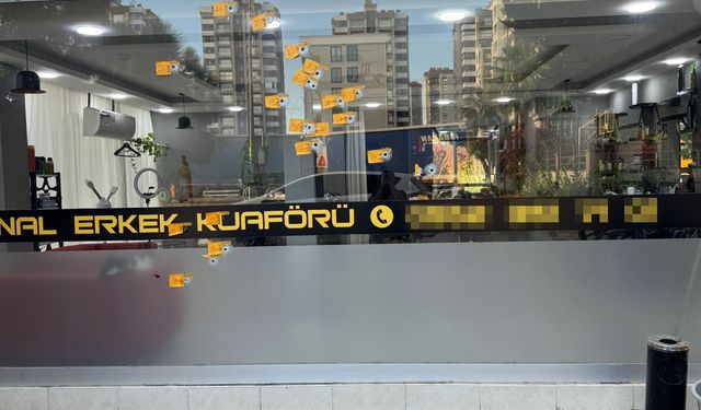 Adana’da berber dükkanına silahlı saldırı: O anlar kamerada