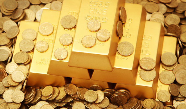 Altın tarih yazıyor: Ons altın 4200 doları geçti