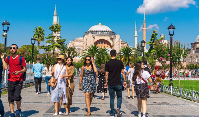 İstanbul Valiliği’nden ‘hanutçuluk’ genelgesi: Yüksek ses, ısrar ve ikram yasak