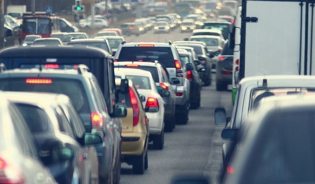 Yerlikaya: Akrobatik hareket yapan sürücülerin ehliyeti 60 gün geri alınacak