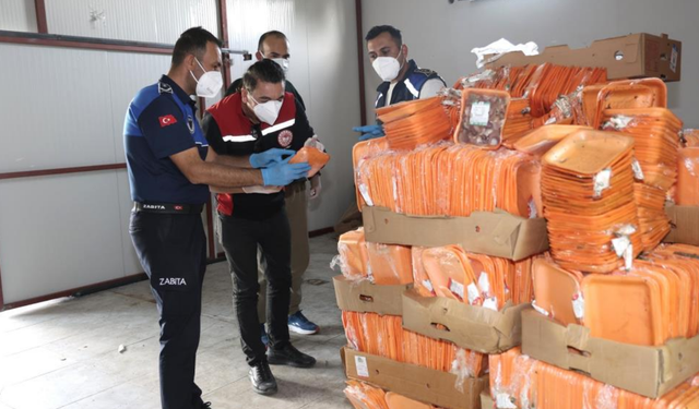 Antalya'da 25 ton bozuk tavuk eti ele geçirildi