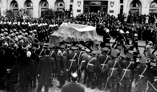 Cumhuriyet’in kalbi 09.05’te durdu: Mustafa Kemal Atatürk’ün ebediyete intikalinin 87. yılı