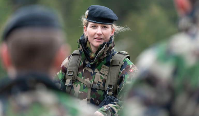 İsviçre'de tarihi referandum: Kadınlar için zorunlu askerlik