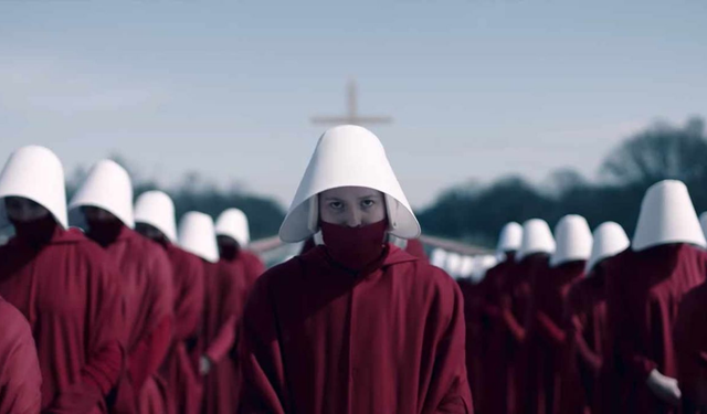 "Damızlık Kızın Öyküsü" dizisi ile kitabı arasındaki 8 kritik fark