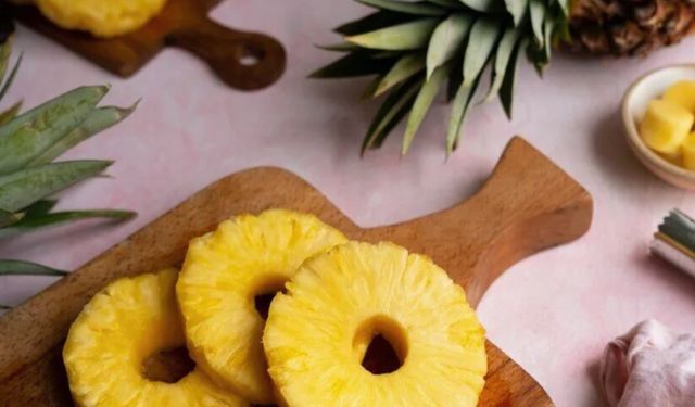 Ananasın vücudunuza sunduğu bilinmeyen faydalar