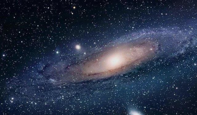 Galaksilerin oluşum sırrı karanlık maddede saklı olabilir