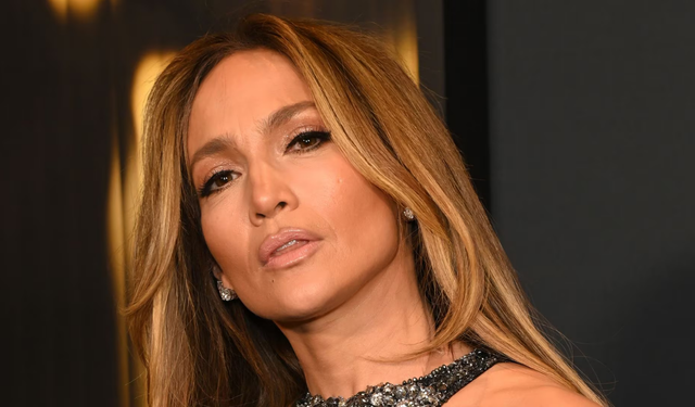 56 yaşında ama zirvede! Jennifer Lopez fit haliyle şaşırttı