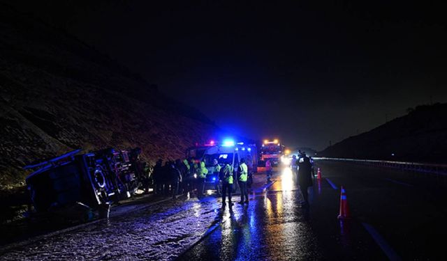 Kuzey Çevre Otoyolu'nda can pazarı: 11 yaralı