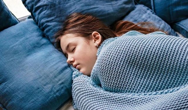 Az uyuduğumuzda neden daha enerjik hissederiz?