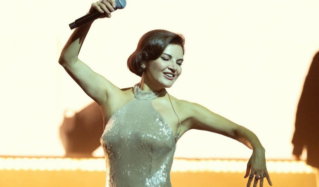 Ünlü şarkıcı Göksel sahne öncesi alışkanlığını açıkladı