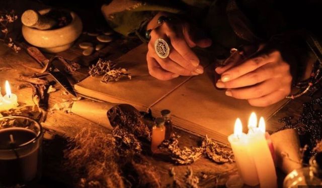 İngiltere'deki Exeter Üniversitesi, büyü ve sihir üzerine ders vermeye başladı