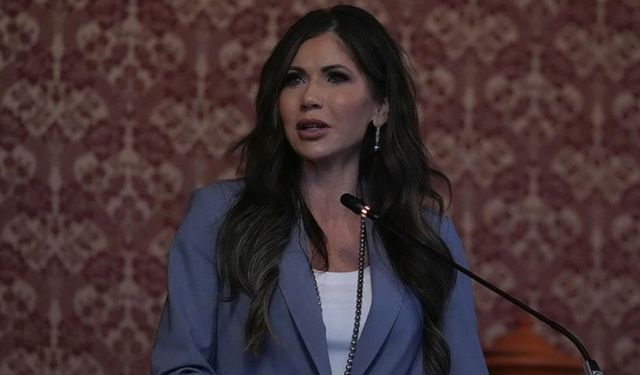 Trump İç Güvenlik Bakanı Noem'i görevden aldı