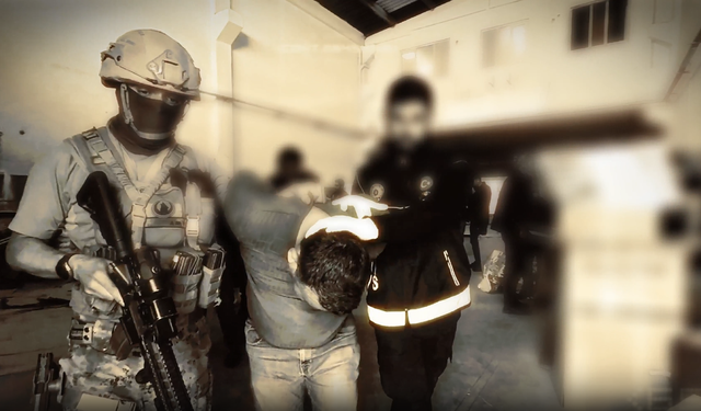 Dev narkotik operasyonu: 2,3 ton madde ele geçirildi