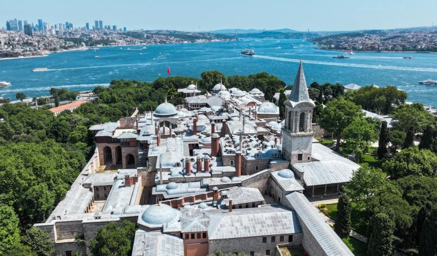 Topkapı Sarayı hangi padişah döneminde yapıldı?