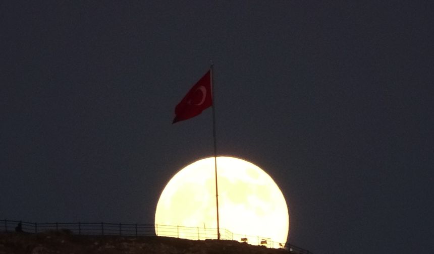 Ülkemizin farklı yerlerinden "Süper Ay" manzaraları