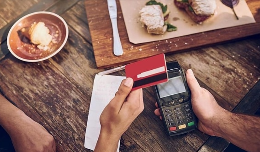 Kafe ve restoranlara yeni düzenleme: Zorunlu servis ücreti uygulaması son bulacak