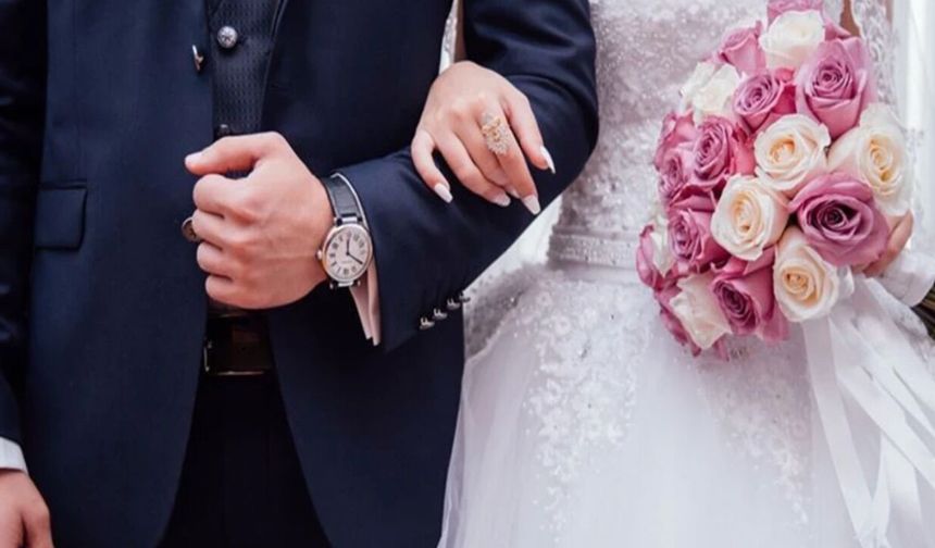 Düğününde altın takmayan akrabasına icra takibi başlattı!