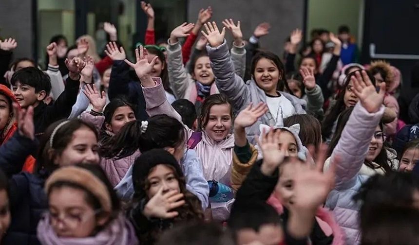 Bakan Tekin açıkladı: Ara tatiller kalkıyor mu?