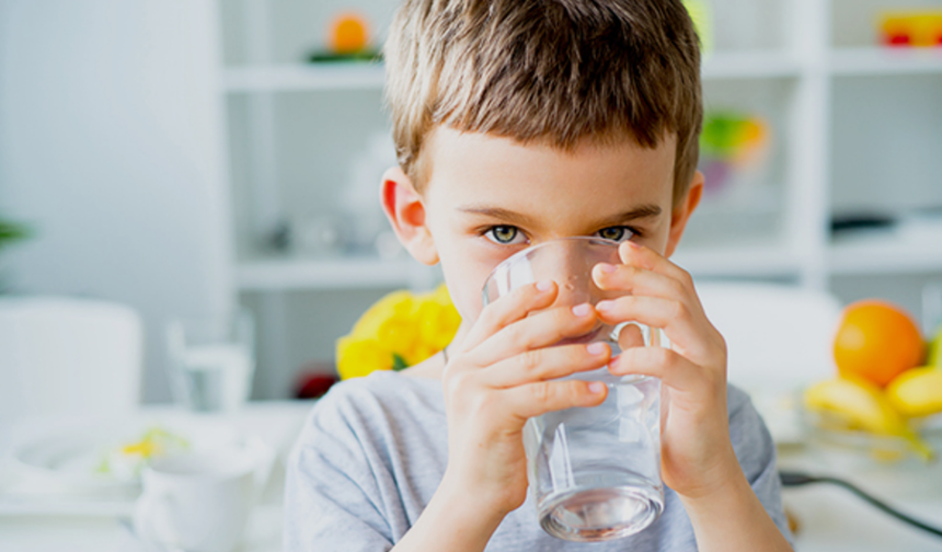 Su içmek çocuklarda zekayı etkiliyor